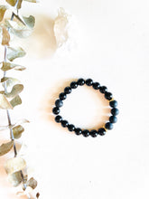 Load image into Gallery viewer, Black Onyx Essential Oil Diffuser Bracelet
