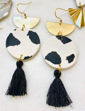 Load image into Gallery viewer, Black Fleck &amp; Brass Earrings
